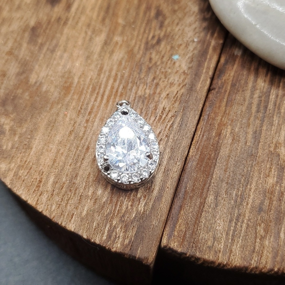 Swarovski crystal sterling silver teardrop pendant‎